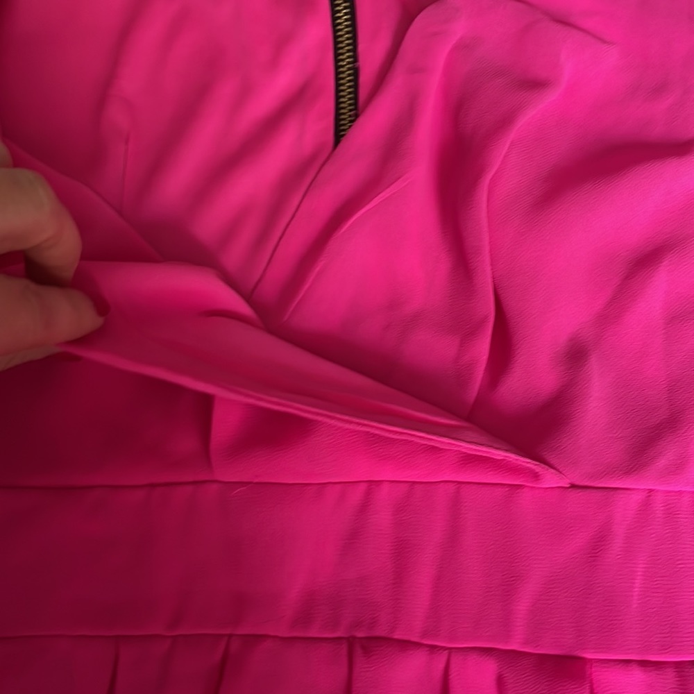 Pink dress 👗 - Picture 3 of 6